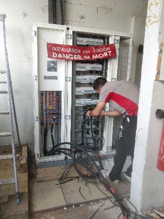 Installation électrique complète à La Chapelle-Saint-Luc-1